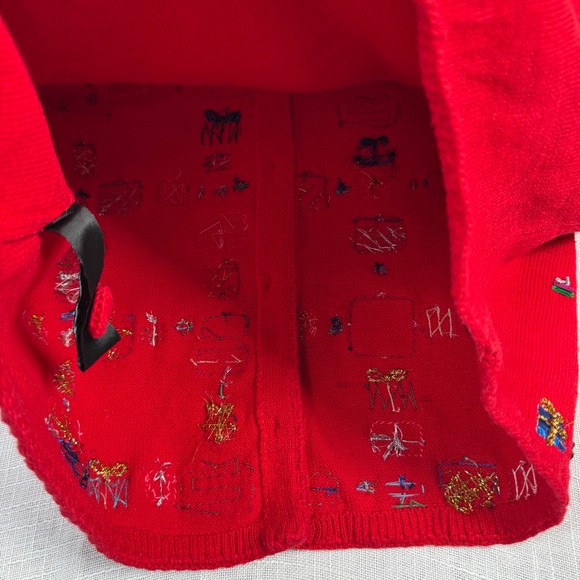 VTG Michael Simon Red Ugly Christmas Cardigan L Sequins Gift Presents Appliques - Picture 10 of 16
